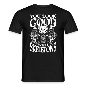 You Look Good Goth Gothik für Gothik Fans - Männer T-Shirt - Schwarz - Vorne - AI Model Male 178 light (178cm)