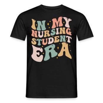 In meiner Schulkrankenschwester-Ära In meiner Krankenpflegeschüler-Ära - Männer T-Shirt - Schwarz - Vorne - AI Model Male 178 light (178cm)