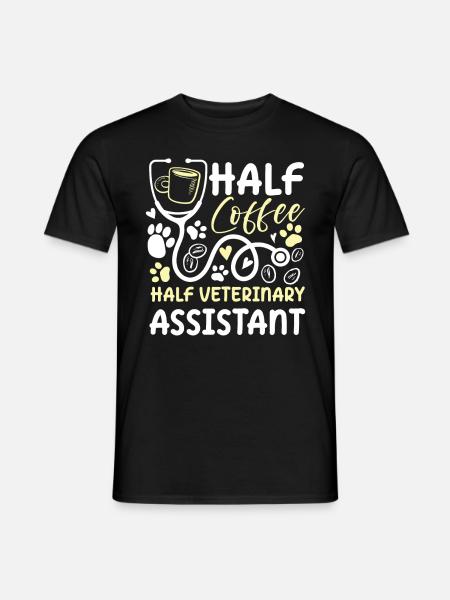 Half Coffee Half Veterinary Assistant - Männer T-Shirt - Schwarz
