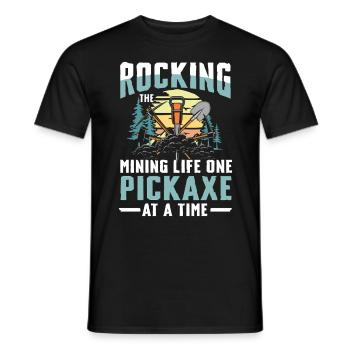Rocking The Mining Life One Pickaxe At A Time - Männer T-Shirt - Schwarz - Vorne - AI Model Male 178 light (178cm)