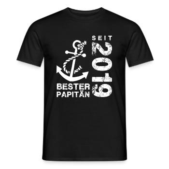 Papitän seit 2019 - Männer T-Shirt - Schwarz - Vorne - AI Model Male 178 light (178cm)