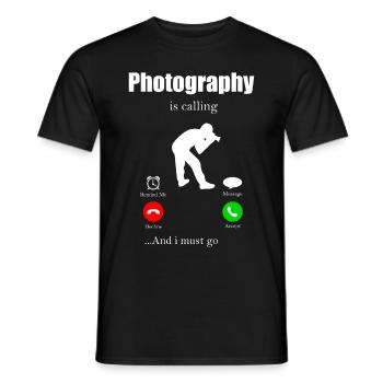 Photographer Camera SLR Lens Photo Camera - Men's T-Shirt - black - Front - AI Model Male 178 light (178cm)