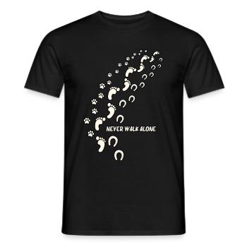 Drôle Ne jamais marcher seul Chien Amoureux Chiens Empreintes de pas - T-shirt homme - noir - Devant - AI Model Male 178 light (178cm)