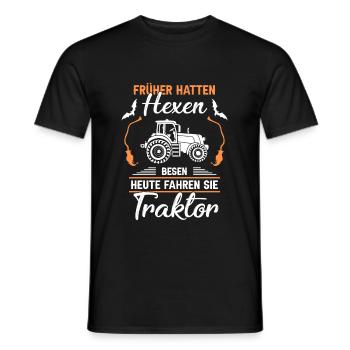 Früher hatten Hexen Besen Heute Fahren Sie Traktor - Männer T-Shirt - Schwarz - Vorne - AI Model Male 178 light (178cm)