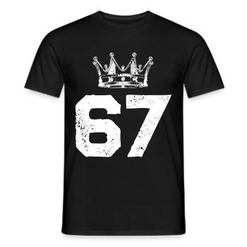 67 Zahl Krone - Männer T-Shirt - Schwarz - Vorne - AI Model Male 178 light (178cm)