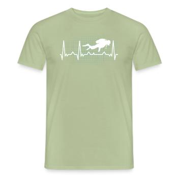 Duiker hart lijn hartslag duiker geschenk - Heren T-shirt - saliegroen - Voor - AI Model Male 178 light (178cm)