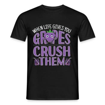 When Life Gives You Grapes Crush Them - Männer T-Shirt - Schwarz - Vorne - AI Model Male 178 light (178cm)