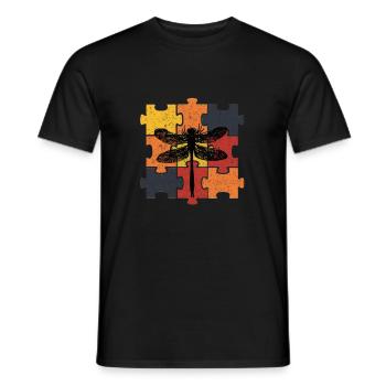 Libelle Retro Vintage - Männer T-Shirt - Schwarz - Vorne - AI Model Male 178 light (178cm)