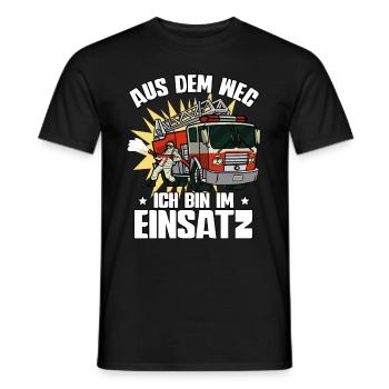 Aus Dem Weg Ich Bin Im Einsatz Feuerwehr - Männer T-Shirt - Schwarz - Vorne - AI Model Male 178 light (178cm)