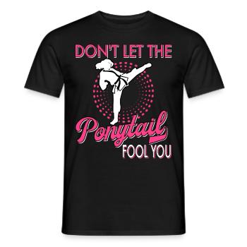 Karate Taekwondo Mädchen Frauen Karate Kick - Männer T-Shirt - Schwarz - Vorne - AI Model Male 178 light (178cm)