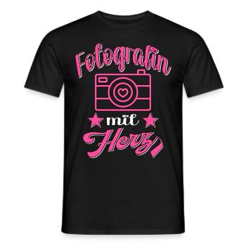 Fotografin mit Herz Kamera Fotografieren - Männer T-Shirt - Schwarz - Vorne - AI Model Male 178 light (178cm)