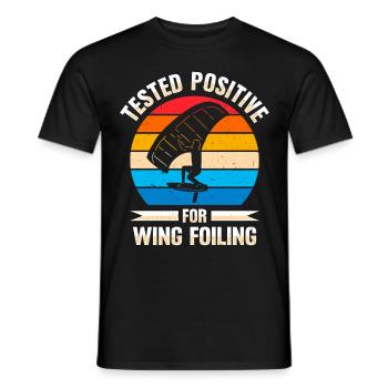 Wingsurfing Foil Wing Wing Boarding Wing Foiling - Männer T-Shirt - Schwarz - Vorne - AI Model Male 178 light (178cm)