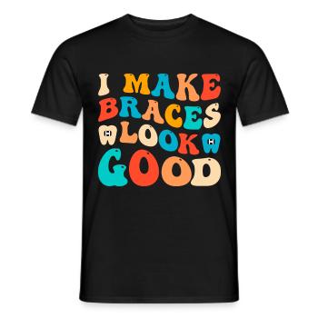 Witziger Zahnspangen Spruch - Männer T-Shirt - Schwarz - Vorne - AI Model Male 178 light (178cm)