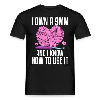 Häkeln Stricken Yarn Lover 9mm Ich weiß, wie man e - Männer T-Shirt - Schwarz - Vorne - AI Model Male 178 light (178cm)