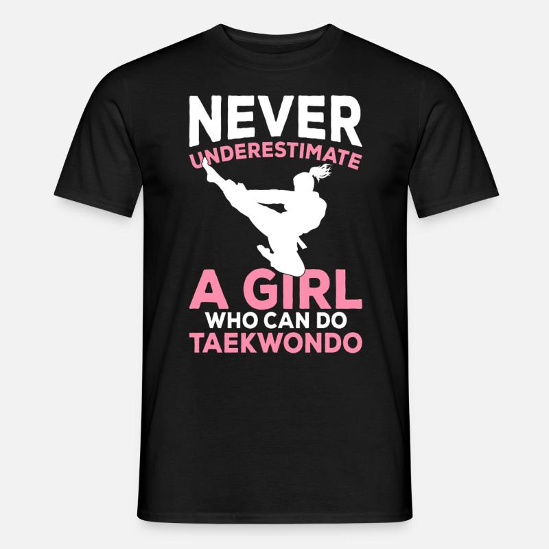 Ein Mädchen, das Taekwondo machen kann Mädchen - Männer T-Shirt - Schwarz