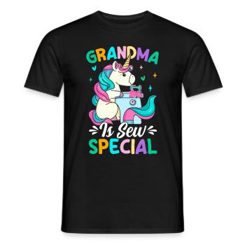 Grandma Is Sew Special Sewing Grandma Nähmaschine - Männer T-Shirt - Schwarz - Vorne - AI Model Male 178 light (178cm)