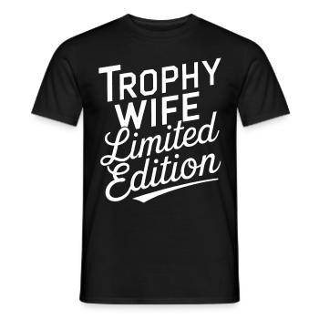 Ehefrau - Männer T-Shirt - Schwarz - Vorne - AI Model Male 178 light (178cm)