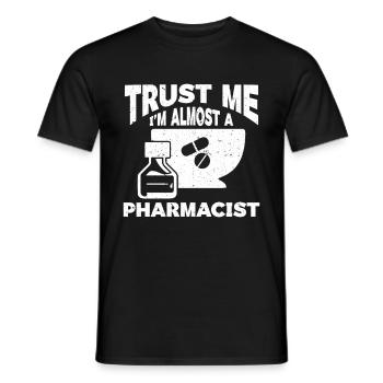 Diplôme de Pharmacien Médecine Pharmacie - T-shirt homme - noir - Devant - AI Model Male 178 light (178cm)