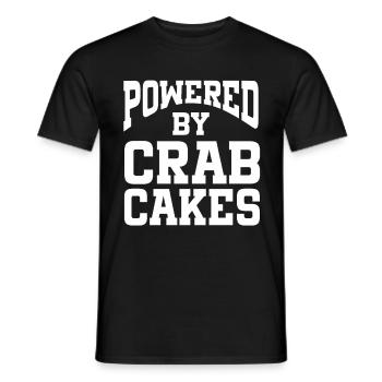 Powered By Crab Cakes - Männer T-Shirt - Schwarz - Vorne - AI Model Male 178 light (178cm)