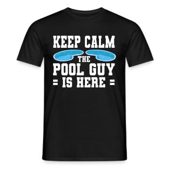 Pool Cleaner Keep Calm The Pool Guy Is Here - Männer T-Shirt - Schwarz - Vorne - AI Model Male 178 light (178cm)