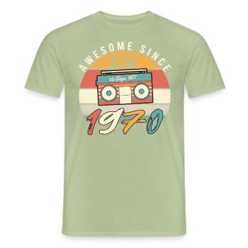 Retro Rekorder 1970 Juli - Männer T-Shirt - Sage - Vorne - AI Model Male 178 light (178cm)