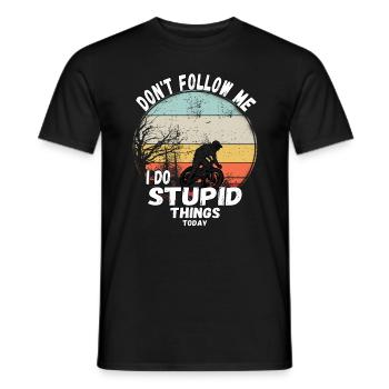 Ne me suivez pas, je fais des choses stupides en VTT - T-shirt homme - noir - Devant - AI Model Male 178 light (178cm)