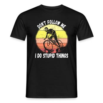 Ne me suivez pas, je fais des choses stupides en VTT - T-shirt homme - noir - Devant - AI Model Male 178 light (178cm)