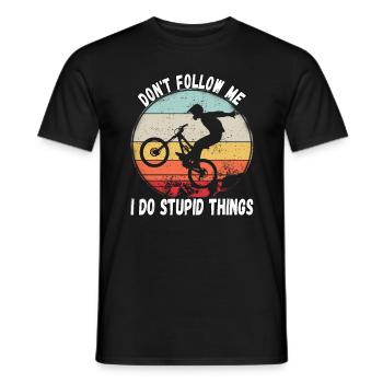 Ne me suivez pas, je fais des choses stupides en VTT - T-shirt homme - noir - Devant - AI Model Male 178 light (178cm)