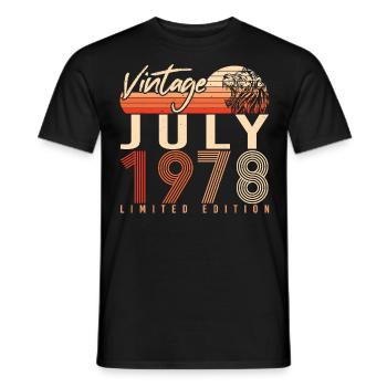 Geboren 1978 Im Juli - Männer T-Shirt - Schwarz - Vorne - AI Model Male 178 light (178cm)