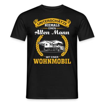 Unterschätze niemals einen alten Man mit Wohnwagen - Männer T-Shirt - Schwarz - Vorne - AI Model Male 178 light (178cm)