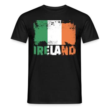 Irland Flag Vintage Distressed Irish Grunge Travel - Männer T-Shirt - Schwarz - Vorne - AI Model Male 178 light (178cm)