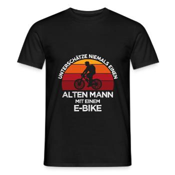alter Mann E-Bike Fahrrad - Männer T-Shirt - Schwarz - Vorne - AI Model Male 178 light (178cm)