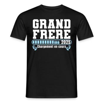 Grand Frère 2025 Cadeau Annonce Naissance Bébé - T-shirt homme - noir - Devant - AI Model Male 178 light (178cm)