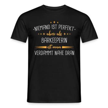 Barkeeper Kellner Barfrau Alkohol Cocktail Spruch - Männer T-Shirt - Schwarz - Vorne - AI Model Male 178 light (178cm)