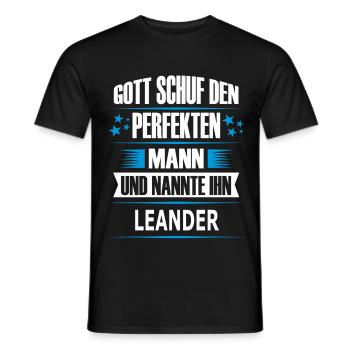 LEANDER - Männer T-Shirt - Schwarz - Vorne - AI Model Male 178 light (178cm)