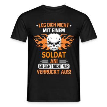 SOLDAT - Männer T-Shirt - Schwarz - Vorne - AI Model Male 178 light (178cm)