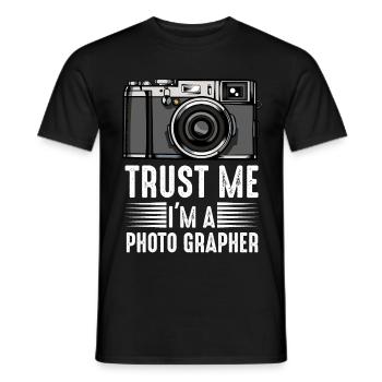 Trust Me I'm A Photographer | Photographer Gift - Men's T-Shirt - black - Front - AI Model Male 178 light (178cm)