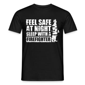 Safe With Firefighter - Männer T-Shirt - Schwarz - Vorne - AI Model Male 178 light (178cm)