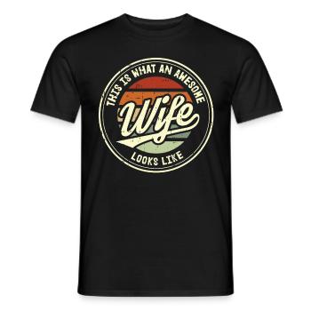 Voici à quoi ressemble une femme géniale - T-shirt homme - noir - Devant - AI Model Male 178 light (178cm)