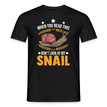 Schnecke Geschenk Weinbergschnecke - Männer T-Shirt - Schwarz - Vorne - AI Model Male 178 light (178cm)