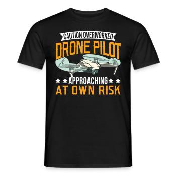 Attention Drone Pilote Drone Révisé - T-shirt homme - noir - Devant - AI Model Male 178 light (178cm)