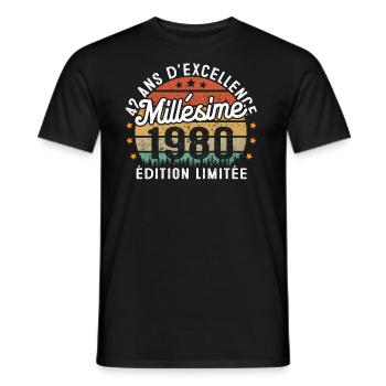 Cadeau d'anniversaire 42 Ans Millésime 1980 - T-shirt homme - noir - Devant - AI Model Male 178 light (178cm)