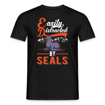 Easily distracted by Seal Robbe Seelöwe - Männer T-Shirt - Schwarz - Vorne - AI Model Male 178 light (178cm)
