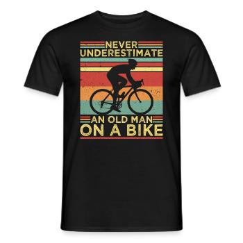 Never underestimate an old man on a bike - Men's T-Shirt - black - Front - AI Model Male 178 light (178cm)