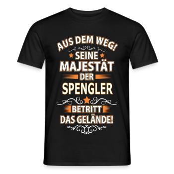 SPENGLER - Männer T-Shirt - Schwarz - Vorne - AI Model Male 178 light (178cm)