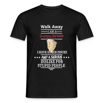 Grumpy old man - Geschenk - Opa - Männer T-Shirt - Schwarz - Vorne - AI Model Male 178 light (178cm)