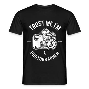I´m a Photographer - Fotograf - Männer T-Shirt - Schwarz - Vorne - AI Model Male 178 light (178cm)
