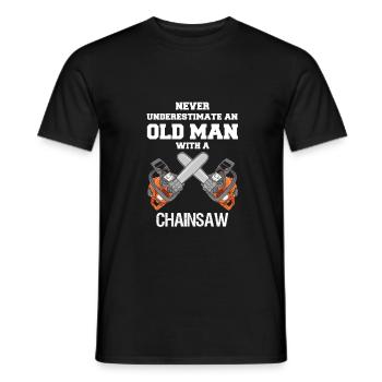 Unterschätze Alten Mann nicht mit einer Motorsäge - Männer T-Shirt - Schwarz - Vorne - AI Model Male 178 light (178cm)