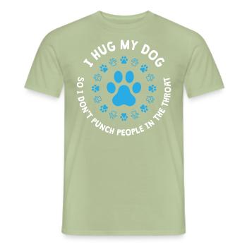 Ich Umarme Meinen Hund, Damit Ich Keine Leute - Männer T-Shirt - Sage - Vorne - AI Model Male 178 light (178cm)