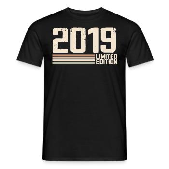 2019 Millésime 2019 Anniversaire 2019 Rétro 2019 - T-shirt homme - noir - Devant - AI Model Male 178 light (178cm)